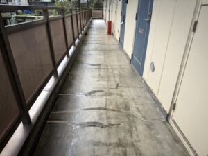 都留市アパート共用廊下防水工事